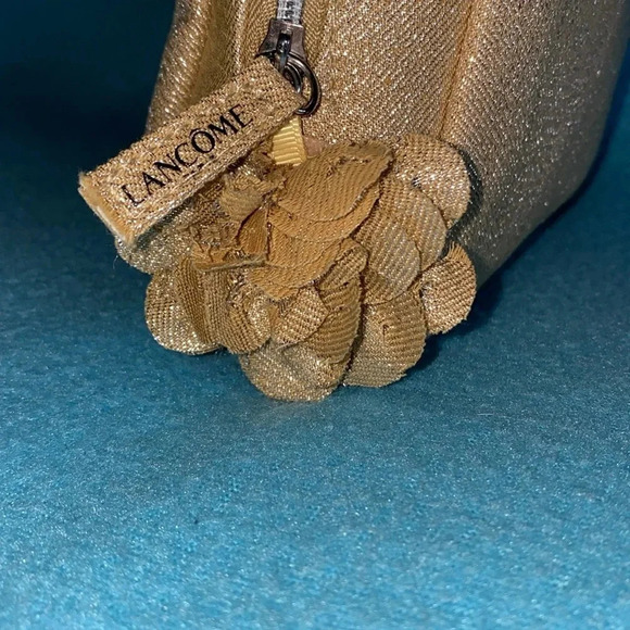 LANCÔME metallic gold makeup bag gold flower zipper pull tiny flaws NEW - Picture 9 of 9